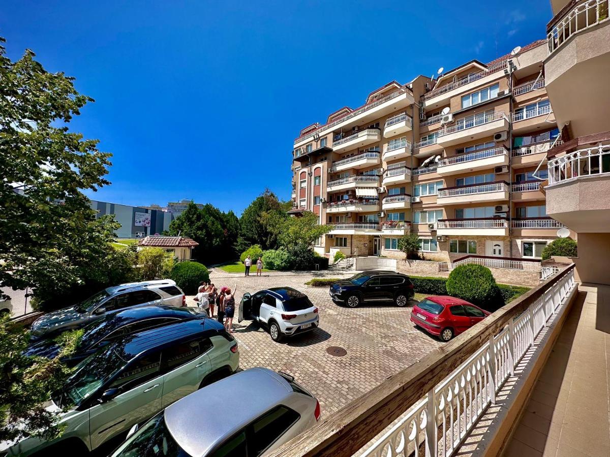 Sea Breeze Apartment Varna Exterior photo